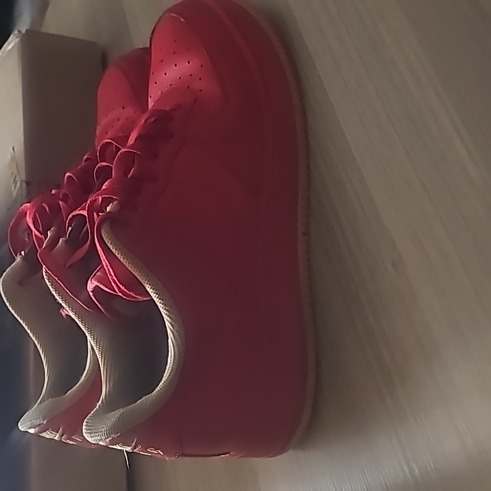 RED AIRFORCE 1S - Picture 2 of 3